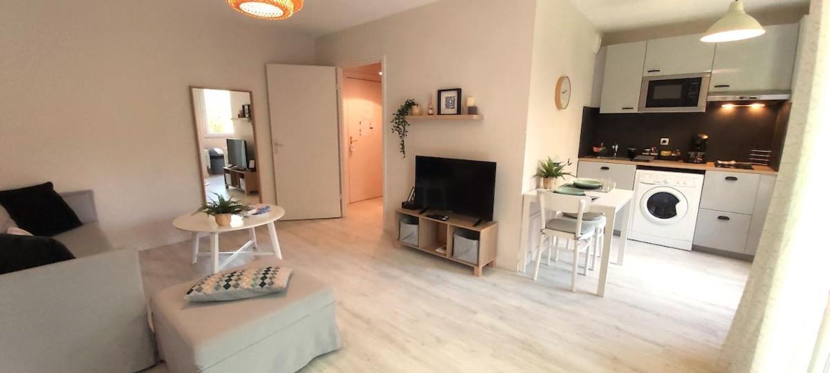 Les Capitouls - Avec Piscine, Parking&jardin Privé ! *
